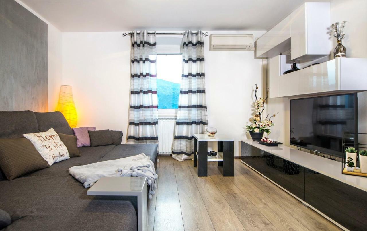 Carli Apartment